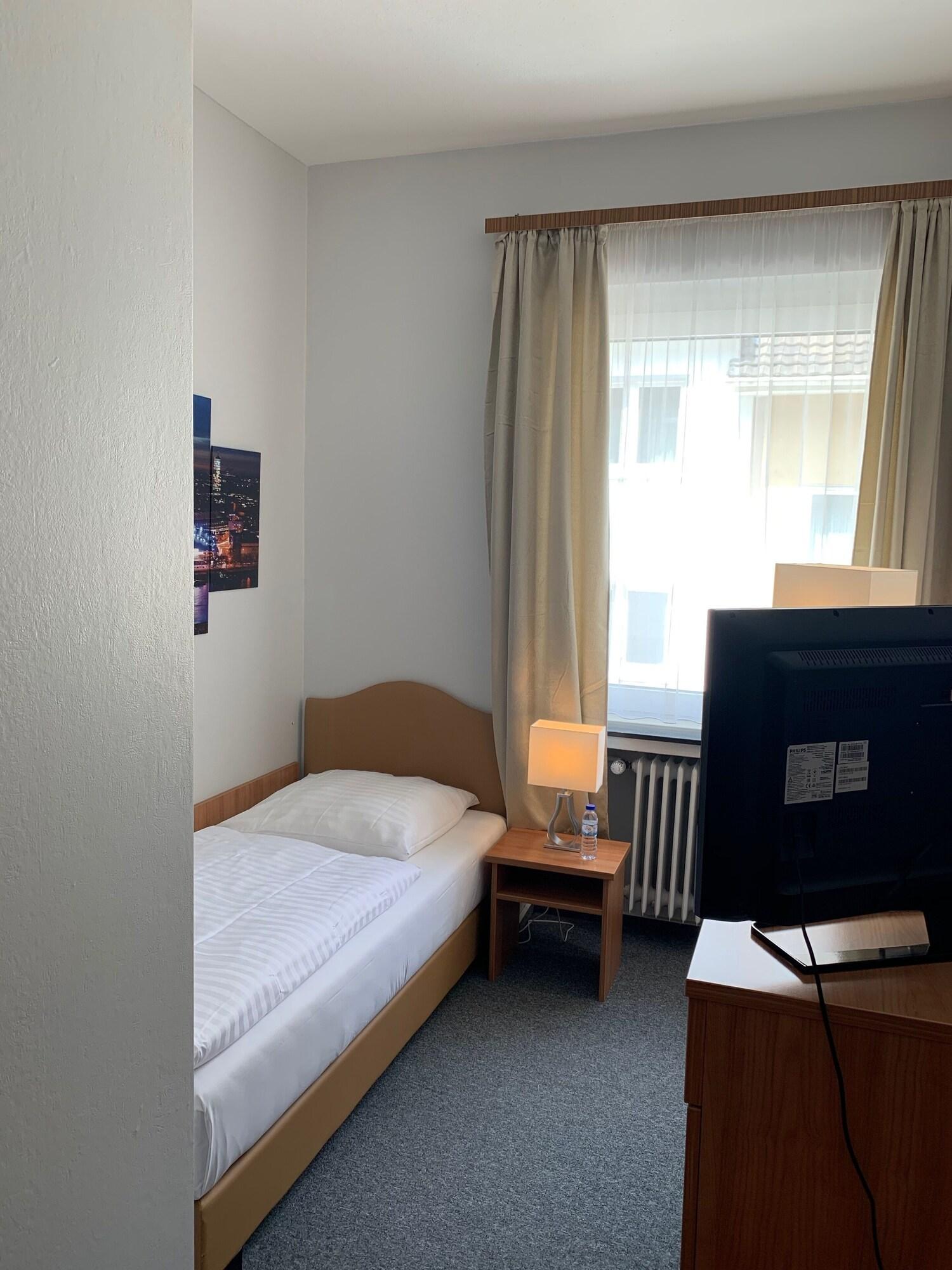 Hotel Berg Кельн Екстер'єр фото