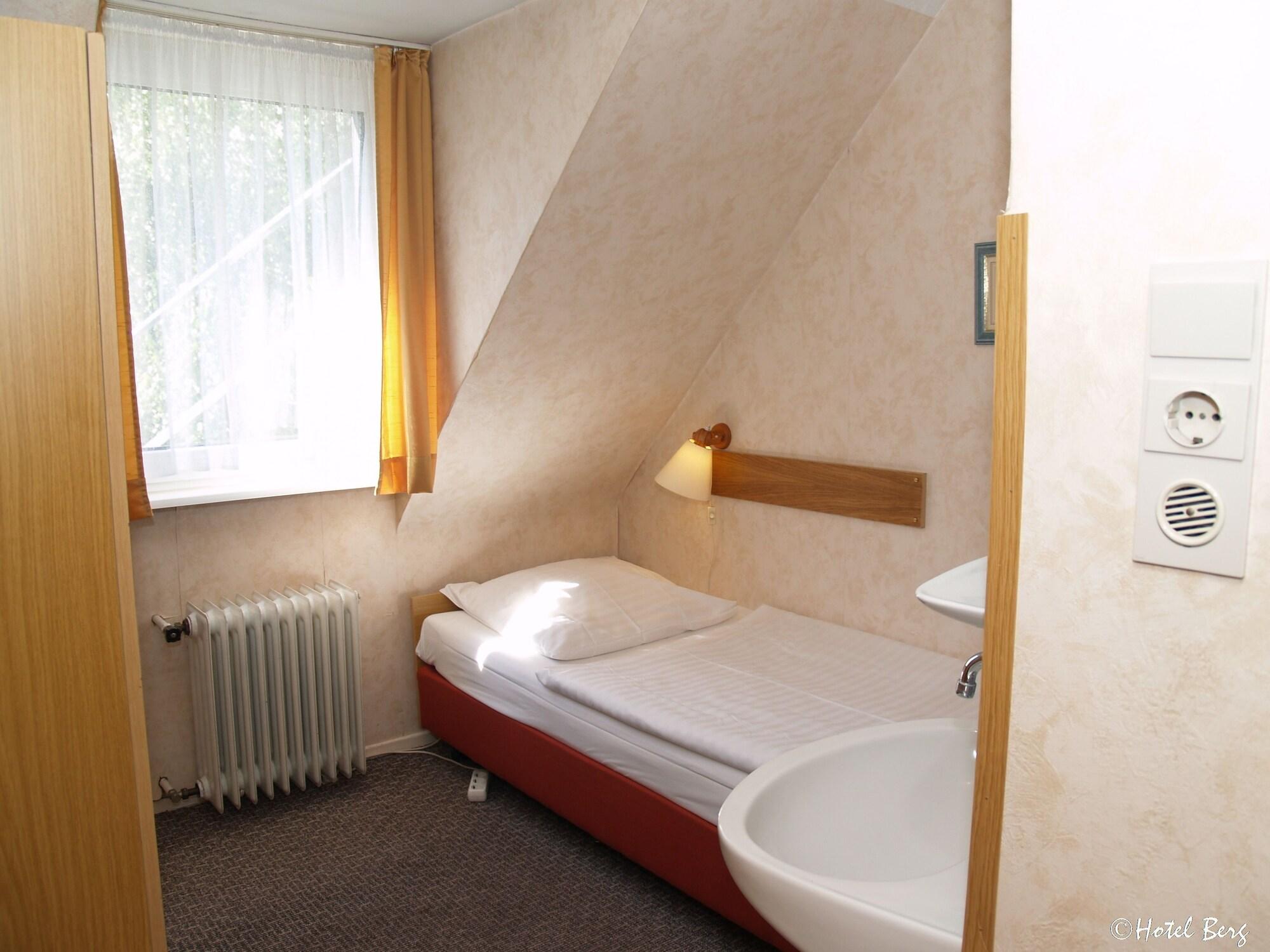 Hotel Berg Кельн Екстер'єр фото