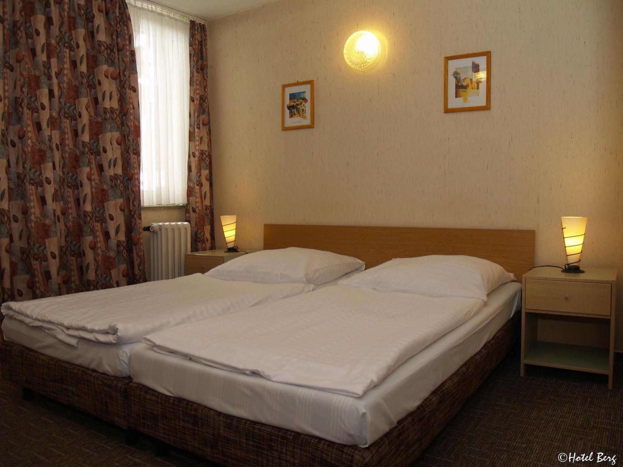 Hotel Berg Кельн Екстер'єр фото