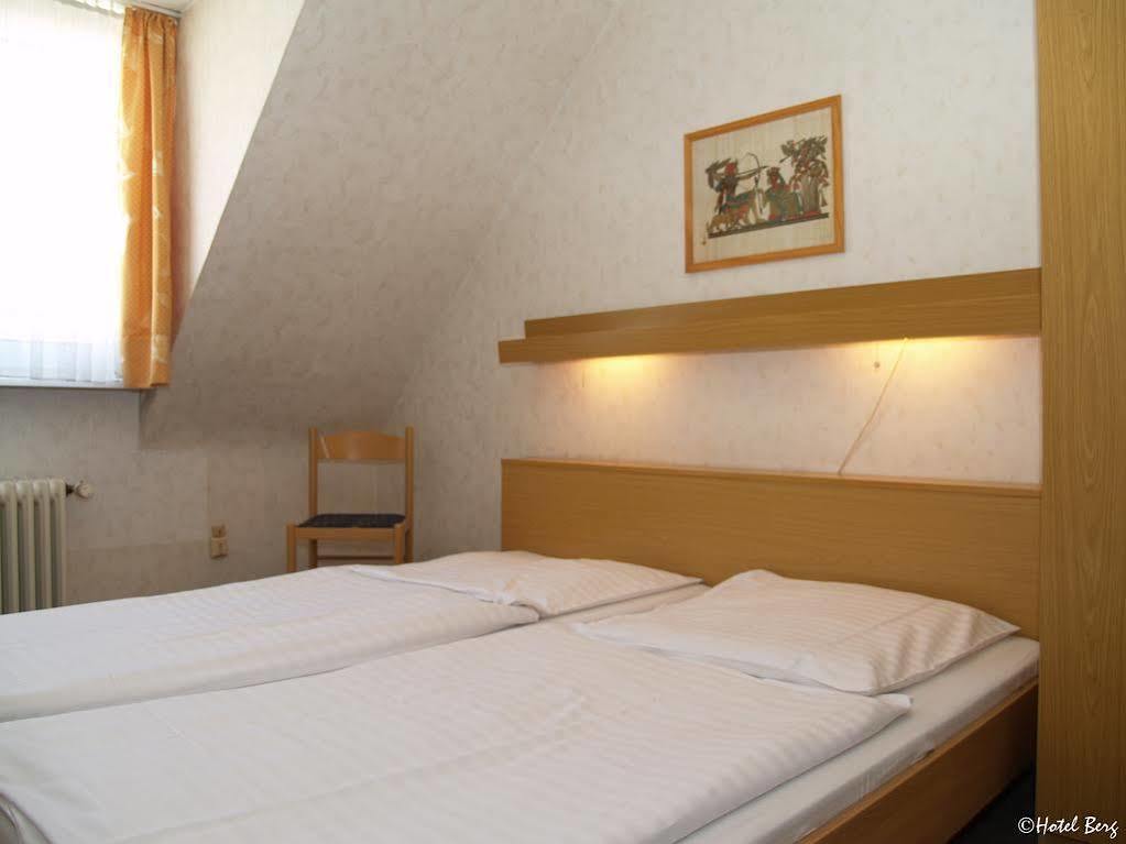 Hotel Berg Кельн Екстер'єр фото
