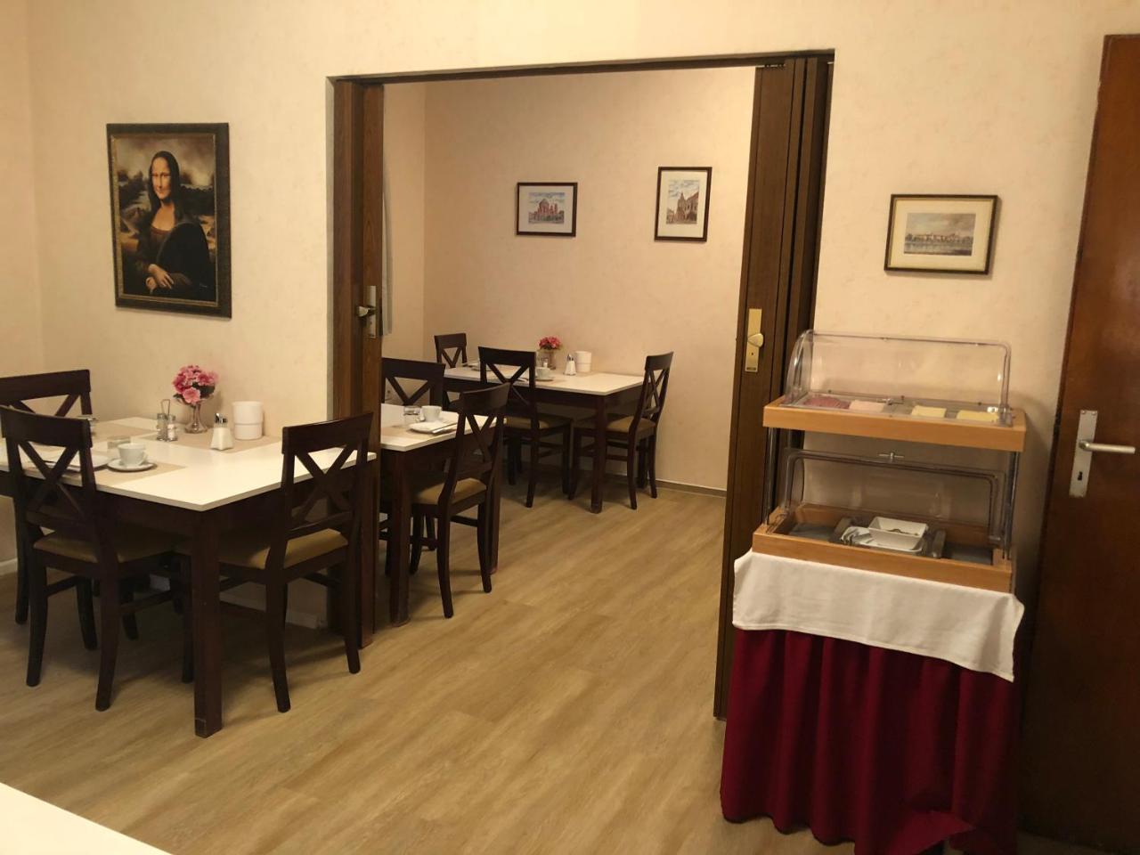 Hotel Berg Кельн Екстер'єр фото